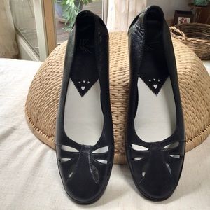 NWOT!! Rich Black Leather Flats